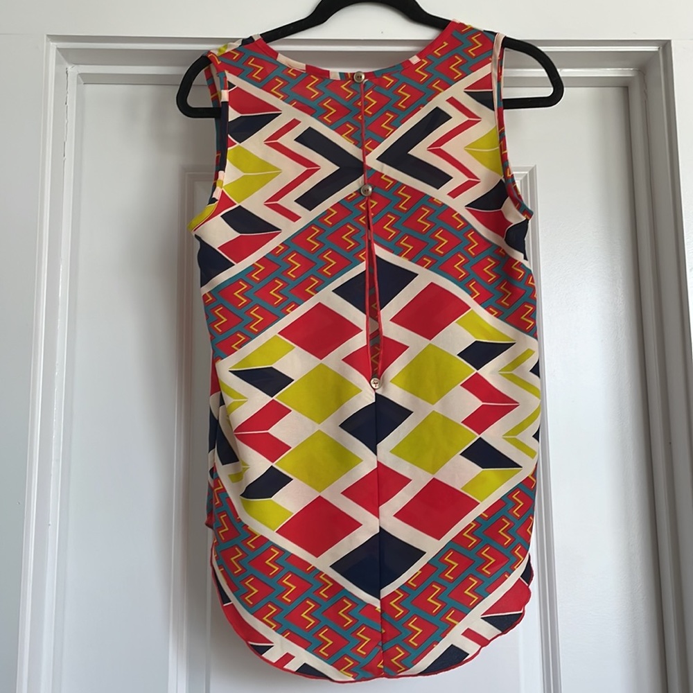 Patterned Open Back Tank - Picture 2 of 5